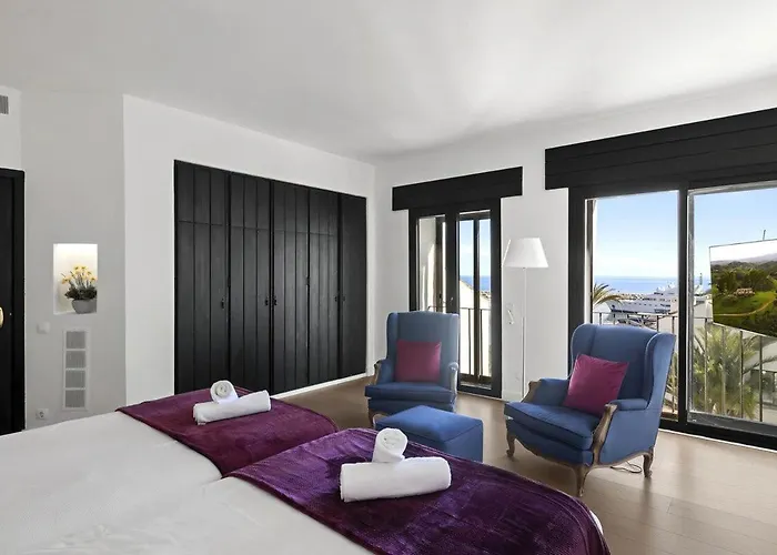 3 En Puerto Banus *