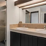 3 En Puerto Banus
